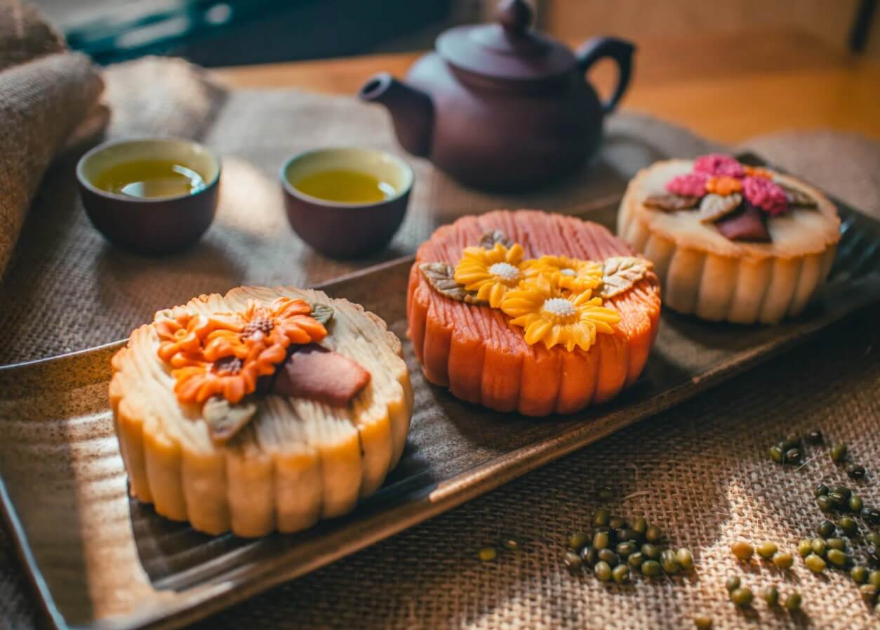 Hai loại bánh đặc trưng của Tết Trung thu là bánh nướng và bánh dẻo. Hai loại bánh đặc trưng của Tết Trung thu là bánh nướng và bánh dẻo.