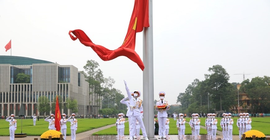 Lễ hạ cờ tại Quảng trường Ba Đình Lễ hạ cờ tại Quảng trường Ba Đình