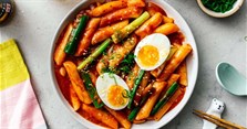 Cách làm bánh gạo tokbokki từ cơm nguội cực đơn giản tại nhà
