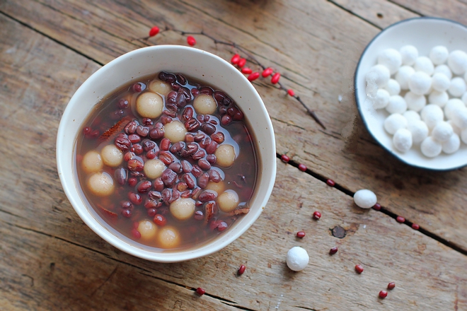 Ăn chè đậu đỏ trong ngày Thất Tịch để gặp may mắn trong tình duyên