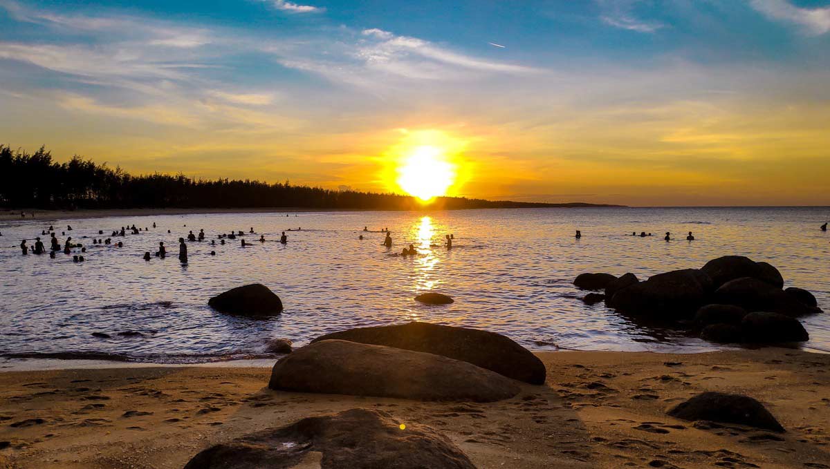 Hình ảnh hoàng hôn trên biển 4 Hình ảnh hoàng hôn trên biển 4