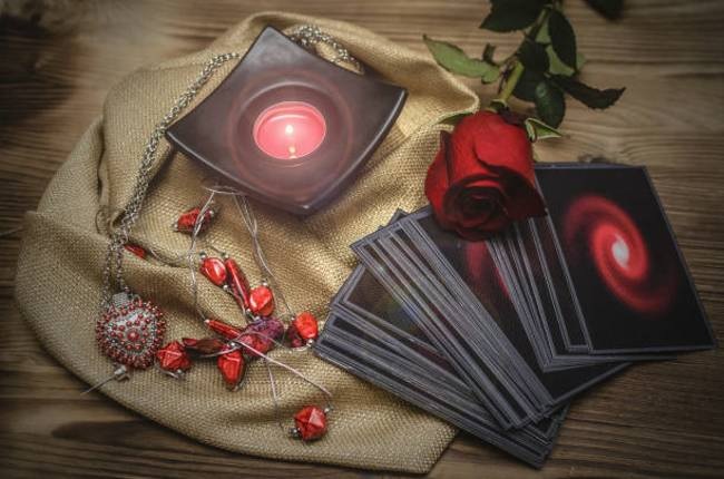 Cách bói tình yêu bằng bài 52 lá