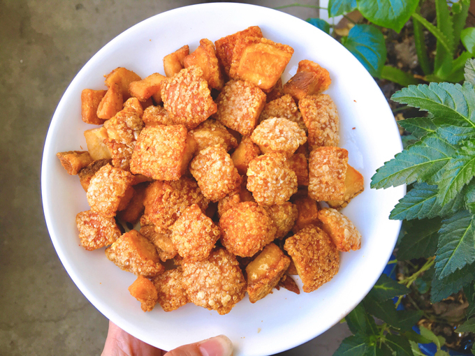 Tóp mỡ chiên giòn da