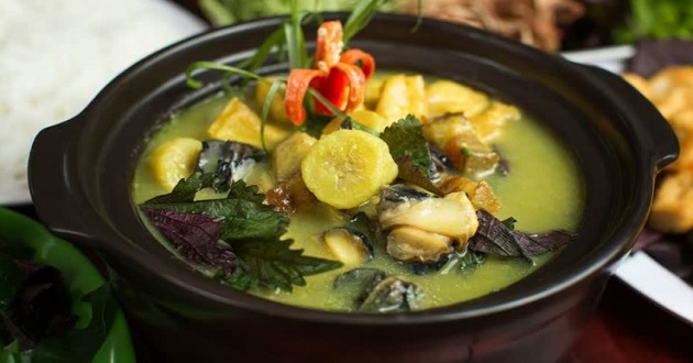 Cách nấu ốc om chuối đậu Cách nấu ốc om chuối đậu