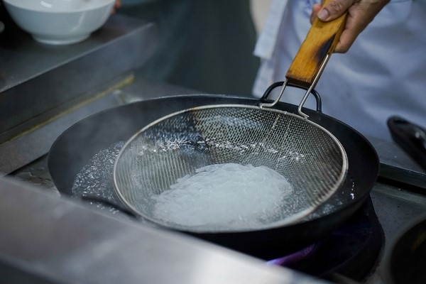 Cách làm bánh canh bằng bột năng Cách làm bánh canh bằng bột năng