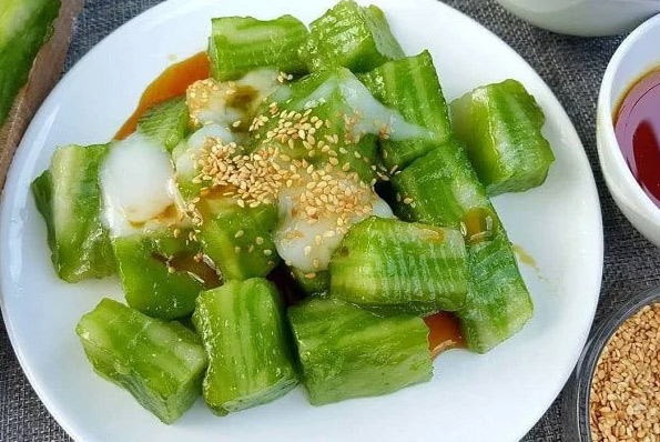 Thành phẩm món bánh đúc gân lá dứa thơm ngon Thành phẩm món bánh đúc gân lá dứa thơm ngon