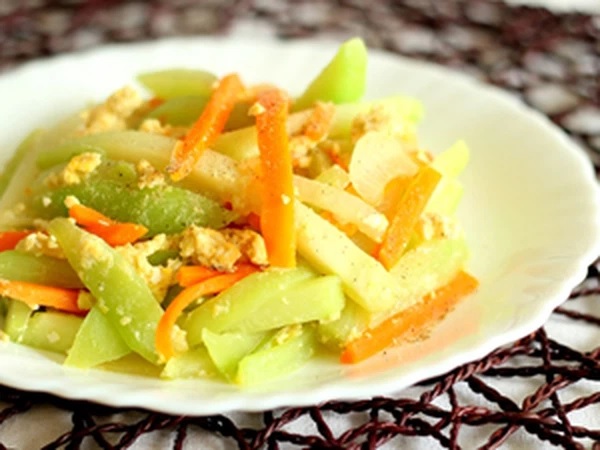 Cách làm su su xào trứng