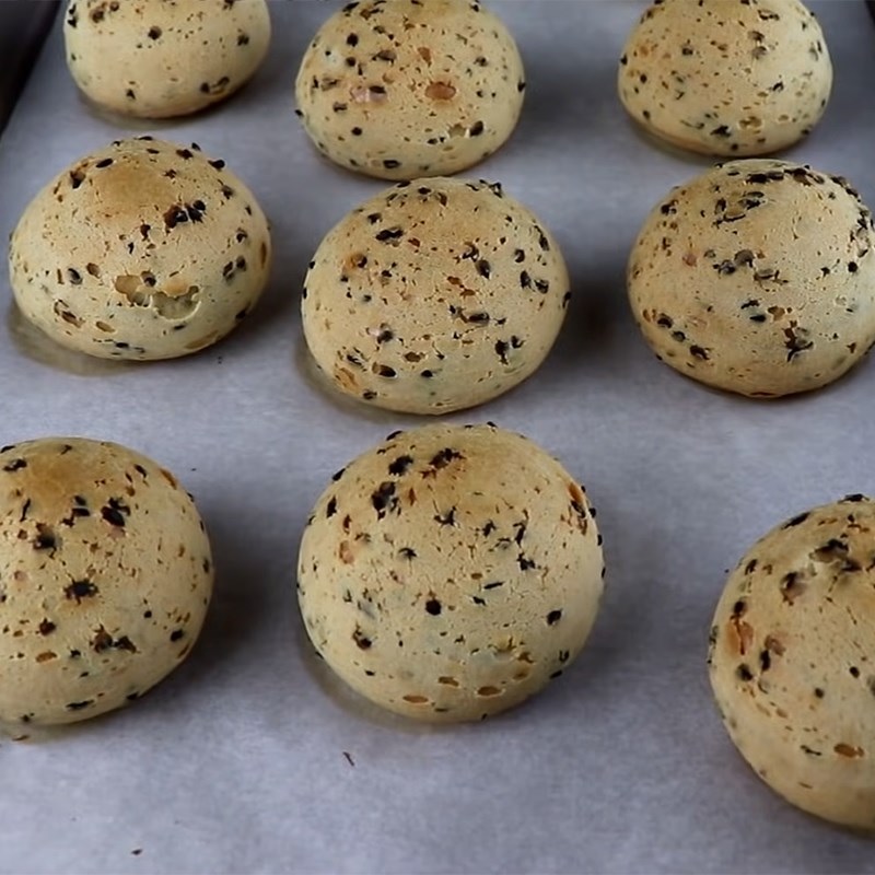 Cách làm bánh mì mè đen Hàn Quốc từ bột mì, trứng sữa Cách làm bánh mì mè đen Hàn Quốc từ bột mì, trứng sữa
