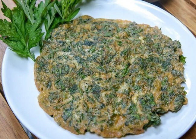 Trứng rán ngải cứu Trứng rán ngải cứu