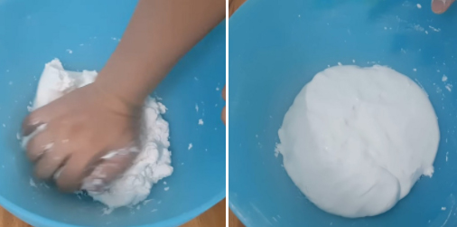 Nhào bột bánh bò Nhào bột bánh bò