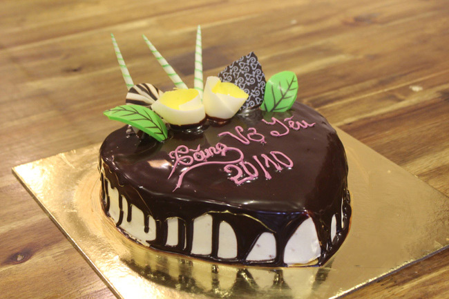 Mẫu bánh kem 20/10 tặng vợ