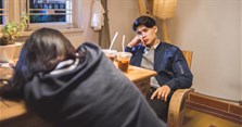 Những dấu hiệu crush thích mình là gì?