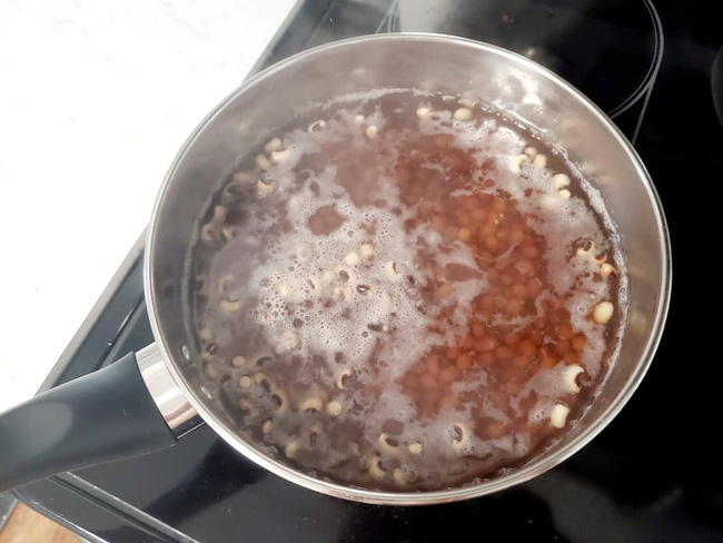 Cách nấu chè đậu trắng bằng nồi cơm điện Cách nấu chè đậu trắng bằng nồi cơm điện