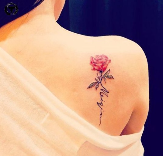 Những hình xăm hoa hồng ở lưng cho nữ