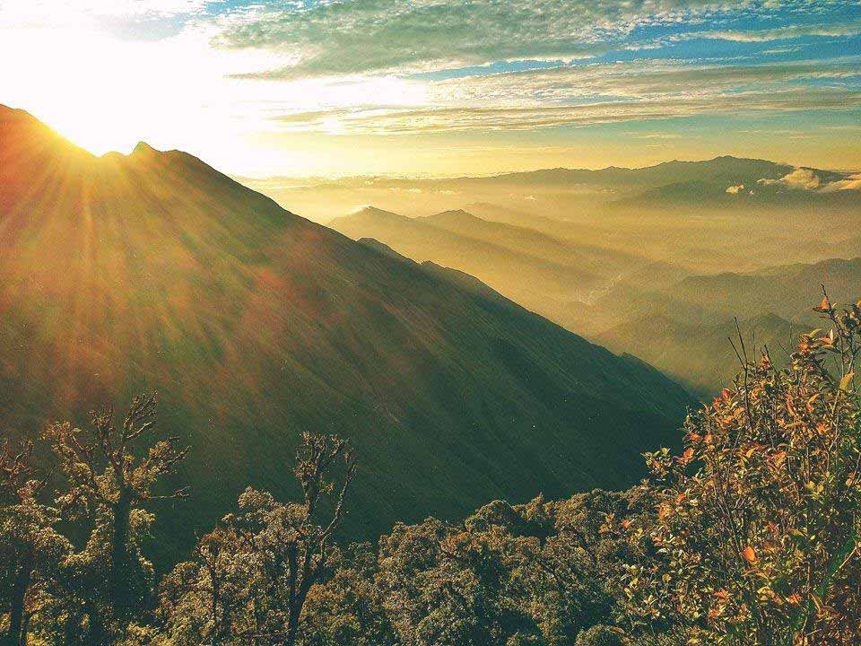 Hình ảnh đón bình minh trên núi, ảnh bình minh trên biển 1 Hình ảnh đón bình minh trên núi, ảnh bình minh trên biển 1