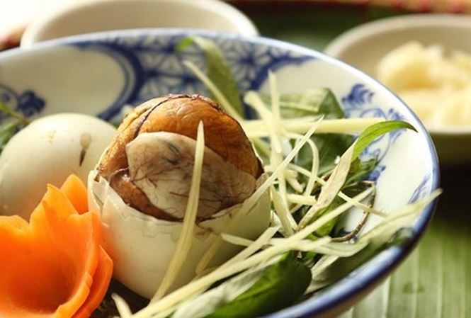 Ăn trứng vịt lộn có tác dụng gì