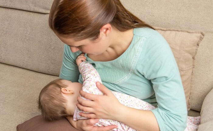 Những nguyên tắc cần lưu ý khi cai sữa cho bé