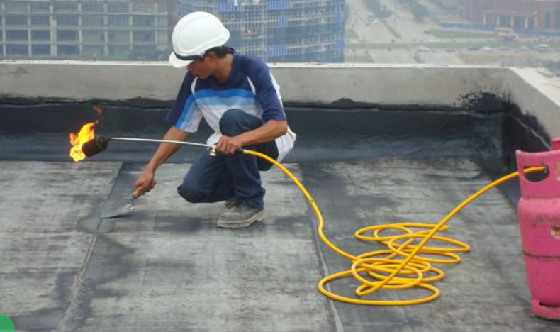 Cách chống thấm dột nước trần nhà bị rạn nứt