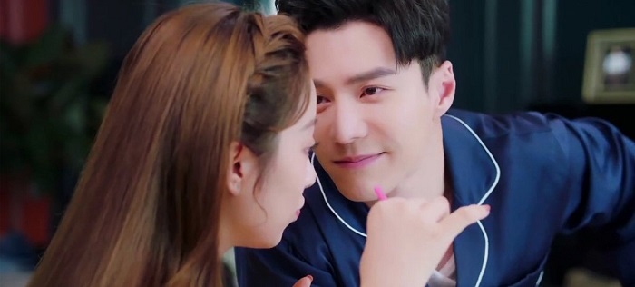 Bạn gái lầu dưới xin ký nhận - Girlfriend (2020)