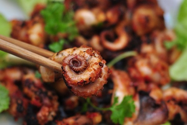 Bạch tuộc nướng sa tế Bạch tuộc nướng sa tế