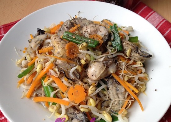 Hàu sữa xào giá đỗ Hàu sữa xào giá đỗ