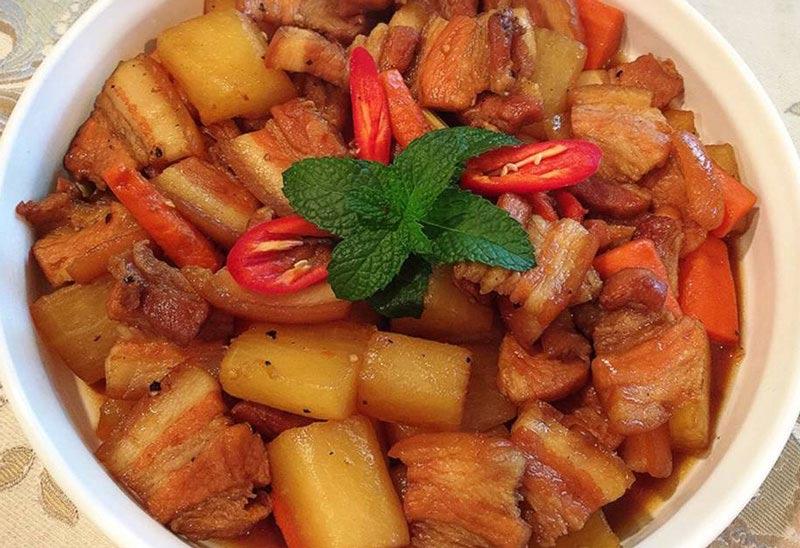 Thịt heo kho củ cải trắng Thịt heo kho củ cải trắng
