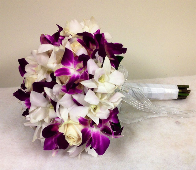 Hoa lan cưới cầm tay cô dâu Hoa lan cưới cầm tay cô dâu