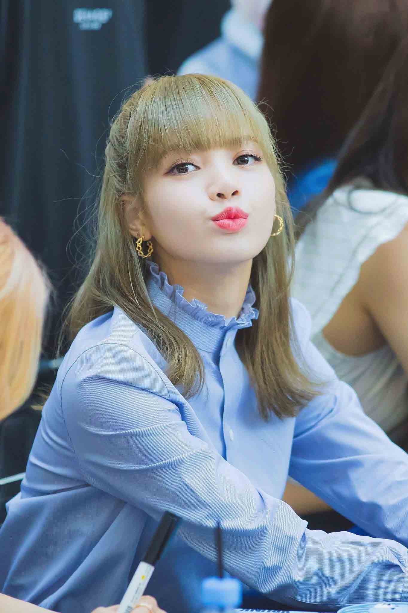 Ảnh Lisa Blackpink cute 5