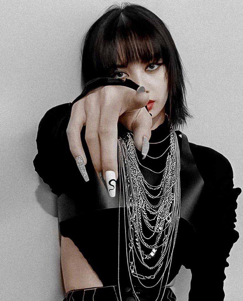 Hình ảnh Lisa Blackpink ngầu 8