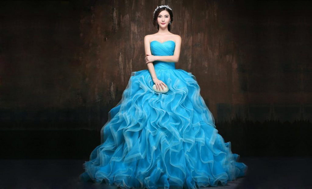 Váy cưới đẹp màu xanh