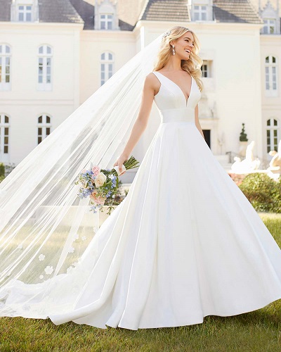 Những mẫu váy cưới công chúa đẹp lung linh, lấp lánh, sang trọng Những mẫu váy cưới công chúa đẹp lung linh, lấp lánh, sang trọng