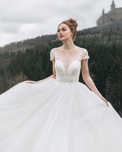 Những mẫu váy cưới công chúa đẹp lung linh, lấp lánh, sang trọng Những mẫu váy cưới công chúa đẹp lung linh, lấp lánh, sang trọng