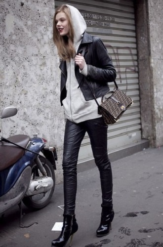 Cách phối đồ với áo hoodie cho nữ Cách phối đồ với áo hoodie cho nữ