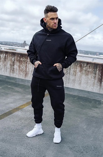 Cách phối đồ với áo hoodie cho nam Cách phối đồ với áo hoodie cho nam