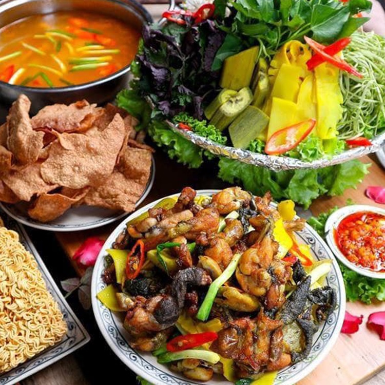 Lẩu ếch măng chua