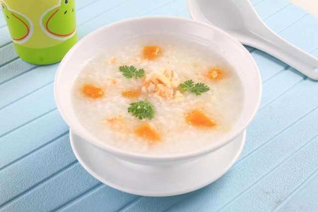 Cách nấu cháo ếch cà rốt cho bé ăn dặm