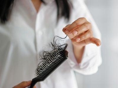 1 ngày rụng bao nhiêu sợi tóc là bình thường?