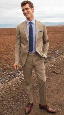 Quần nâu kết hợp với áo vest màu nâu Quần nâu kết hợp với áo vest màu nâu