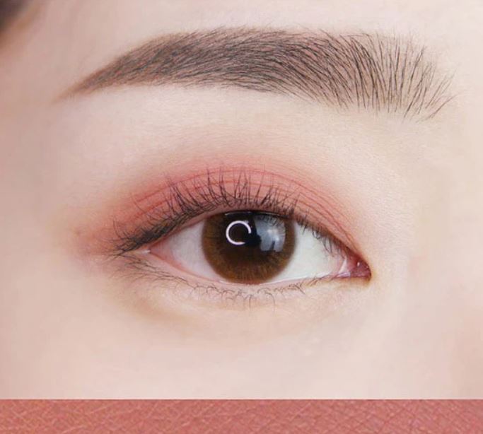 Cách đánh phấn mắt 1 màu