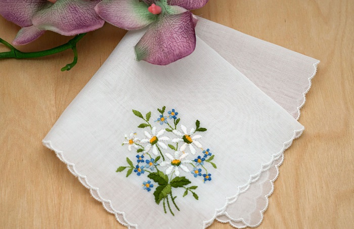 Ca dao có hình ảnh chiếc khăn Ca dao có hình ảnh chiếc khăn