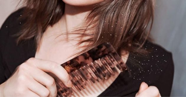 Tại sao đầu nhiều gàu vào mùa đông?