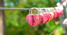 Những câu nói, cap, stt tiếng Anh ngắn gọn hay về tình yêu