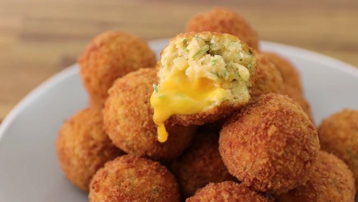 Cách làm bánh khoai tây nghiền chiên giòn thơm ngon ăn là mê