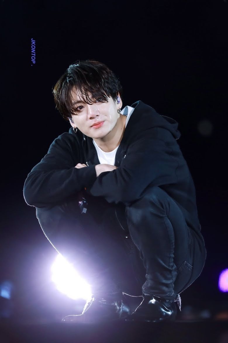 Những hình ảnh Jungkook khóc