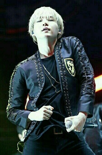 Hình ảnh Suga BTS ngầu đẹp, sexy nhất