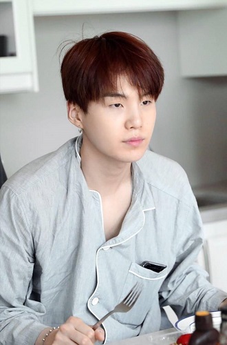 Hình ảnh Suga BTS bị dìm hài hước nhất