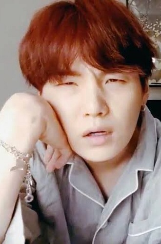 Hình ảnh Suga BTS bị dìm hài hước nhất