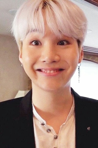 Hình ảnh Suga BTS bị dìm hài hước nhất