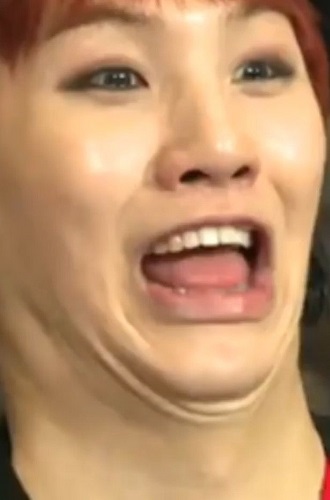 Hình ảnh Suga BTS bị dìm hài hước nhất