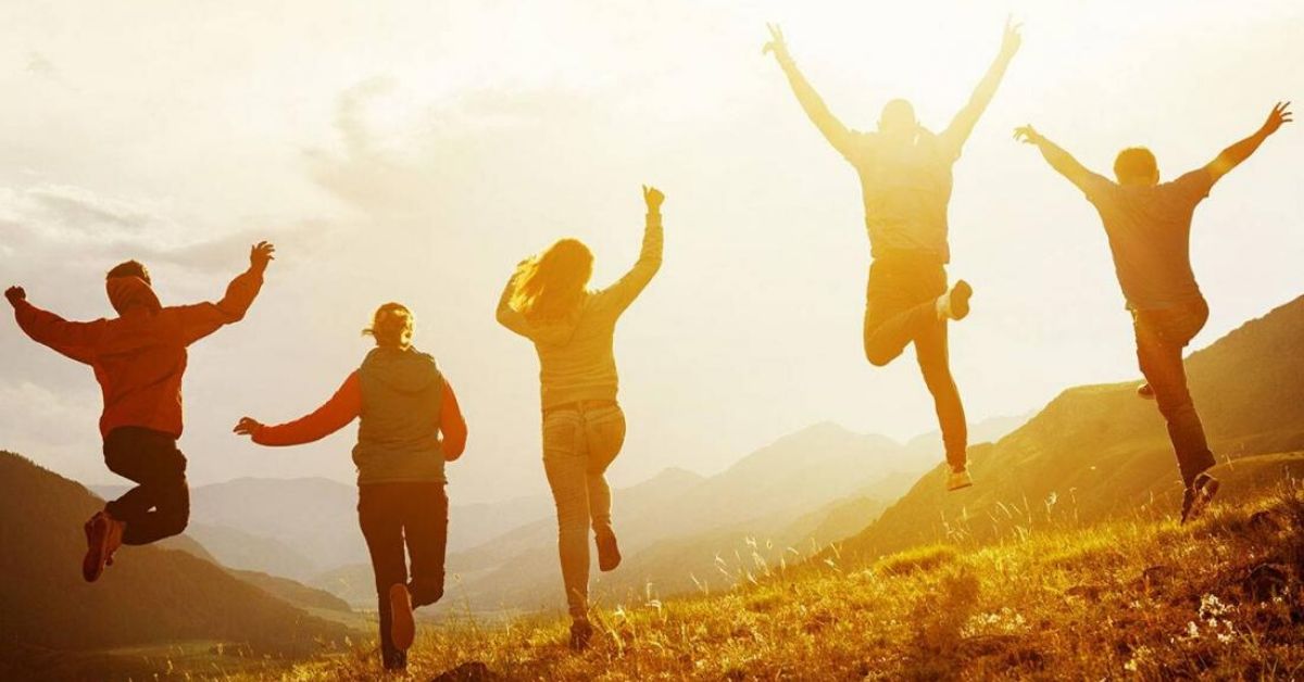Stt yêu đời vui vẻ ngắn, cap lạc quan yêu đời hay đăng Facebook